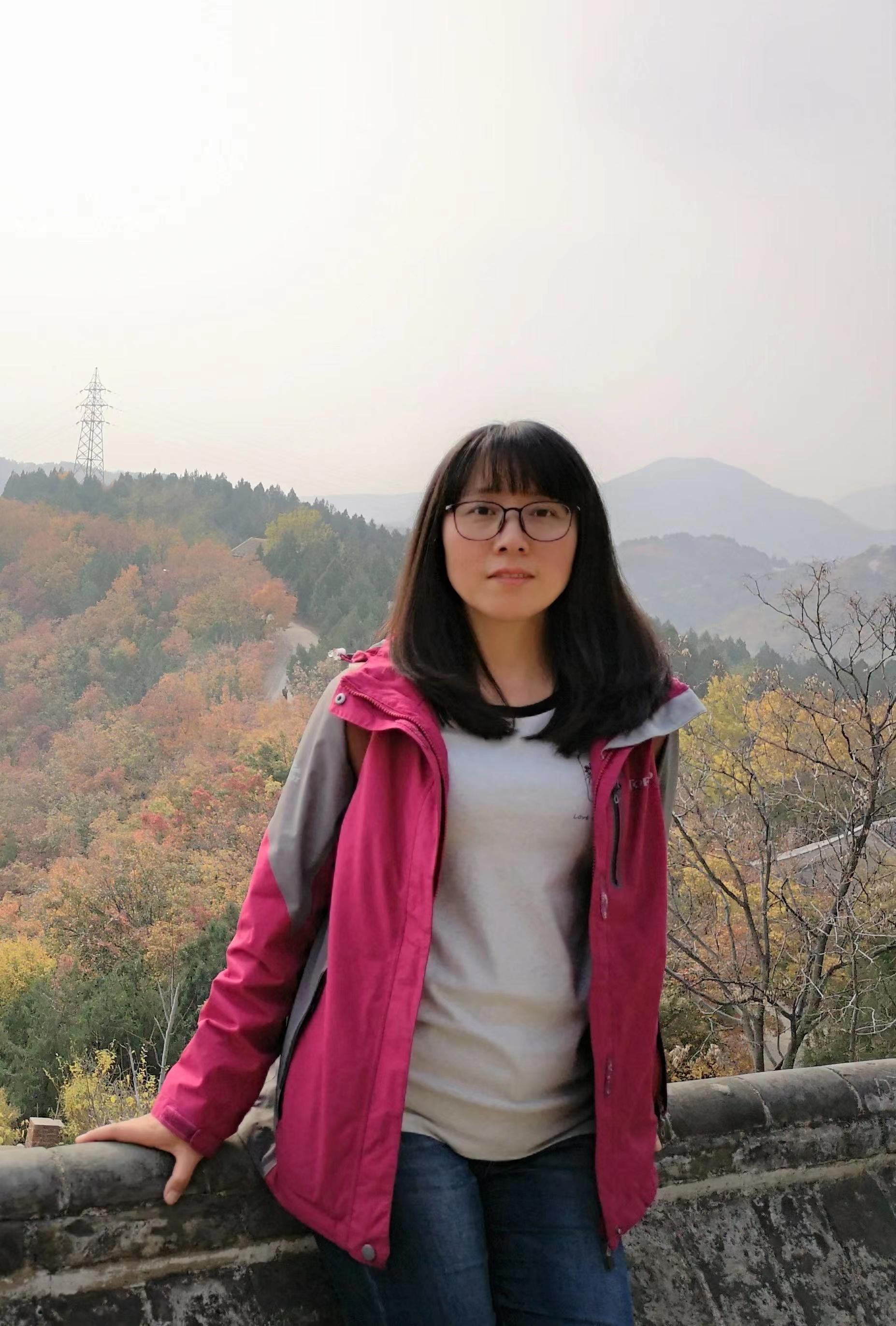 周慧.jpg